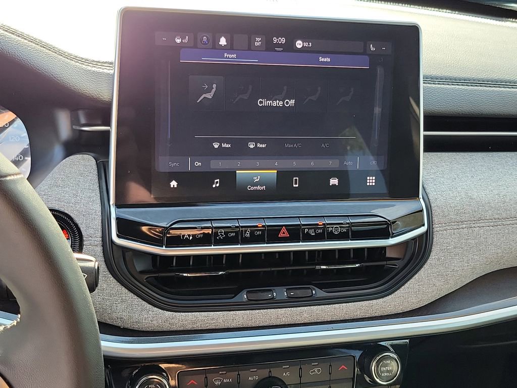 Used 2023 Jeep Compass Latitude w/ Sun and Sound Group image 8
