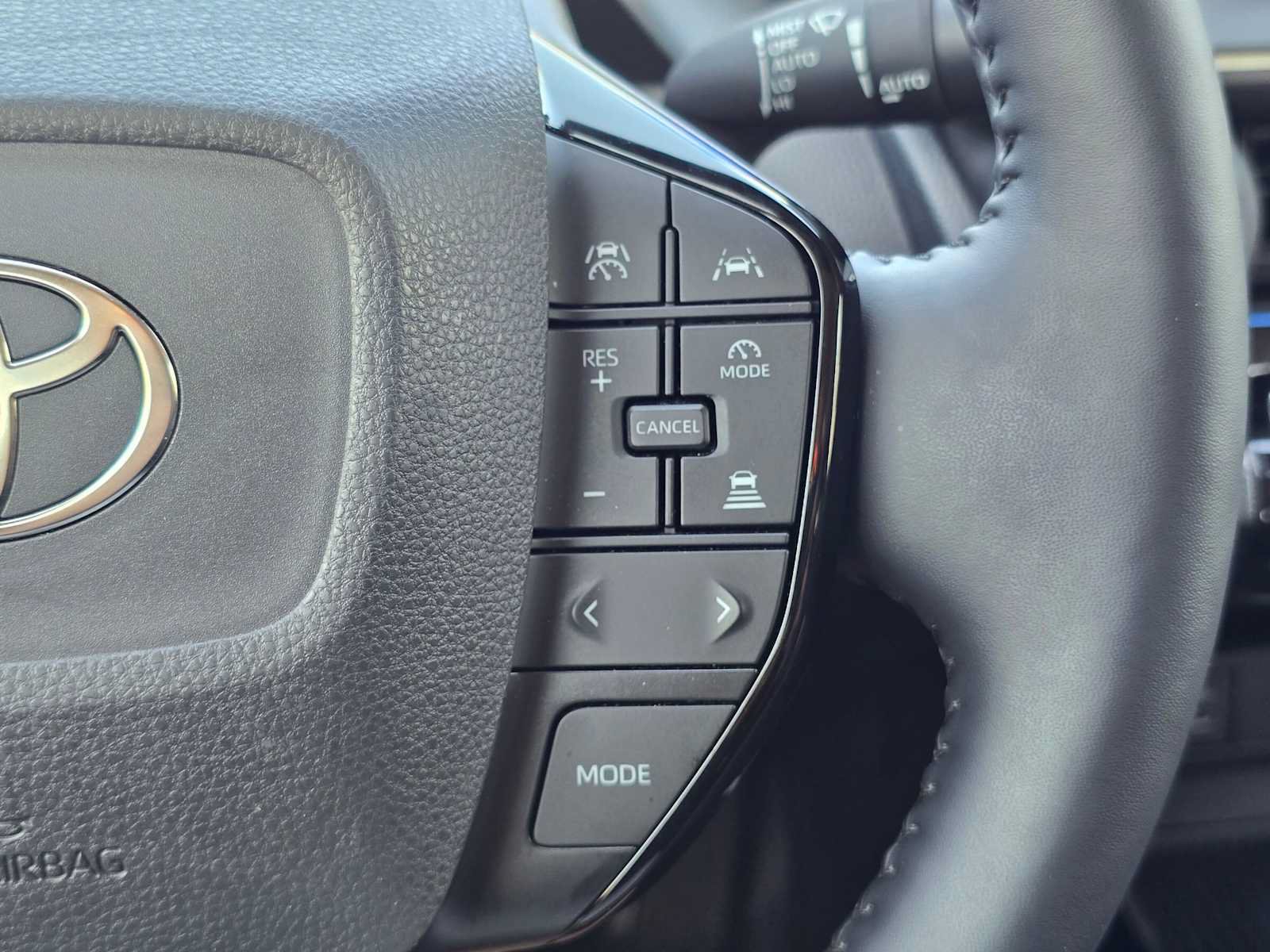 Certified 2026 Toyota Prius XLE FWD image 28