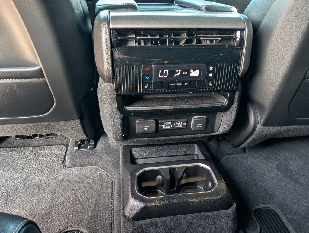 Used 2023 Jeep Wagoneer Series II AWD/4WD image 21