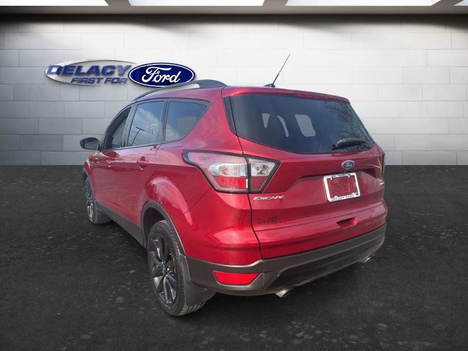 Used 2018 Ford Escape SE w/ SE Sport Appearance Package AWD/4WD image 5