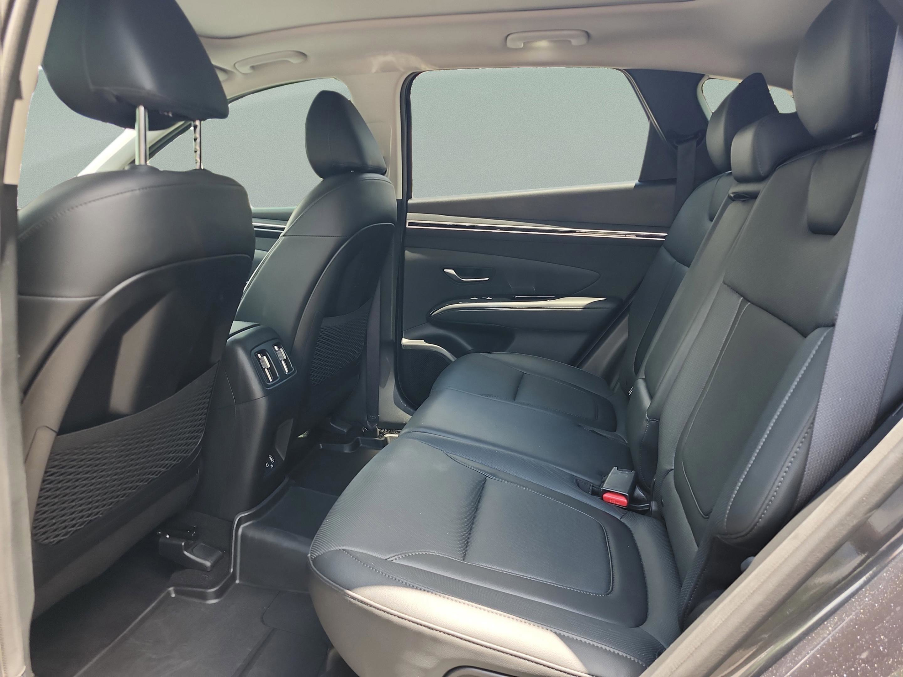 Certified 2022 Hyundai Tucson Limited FWD image 16