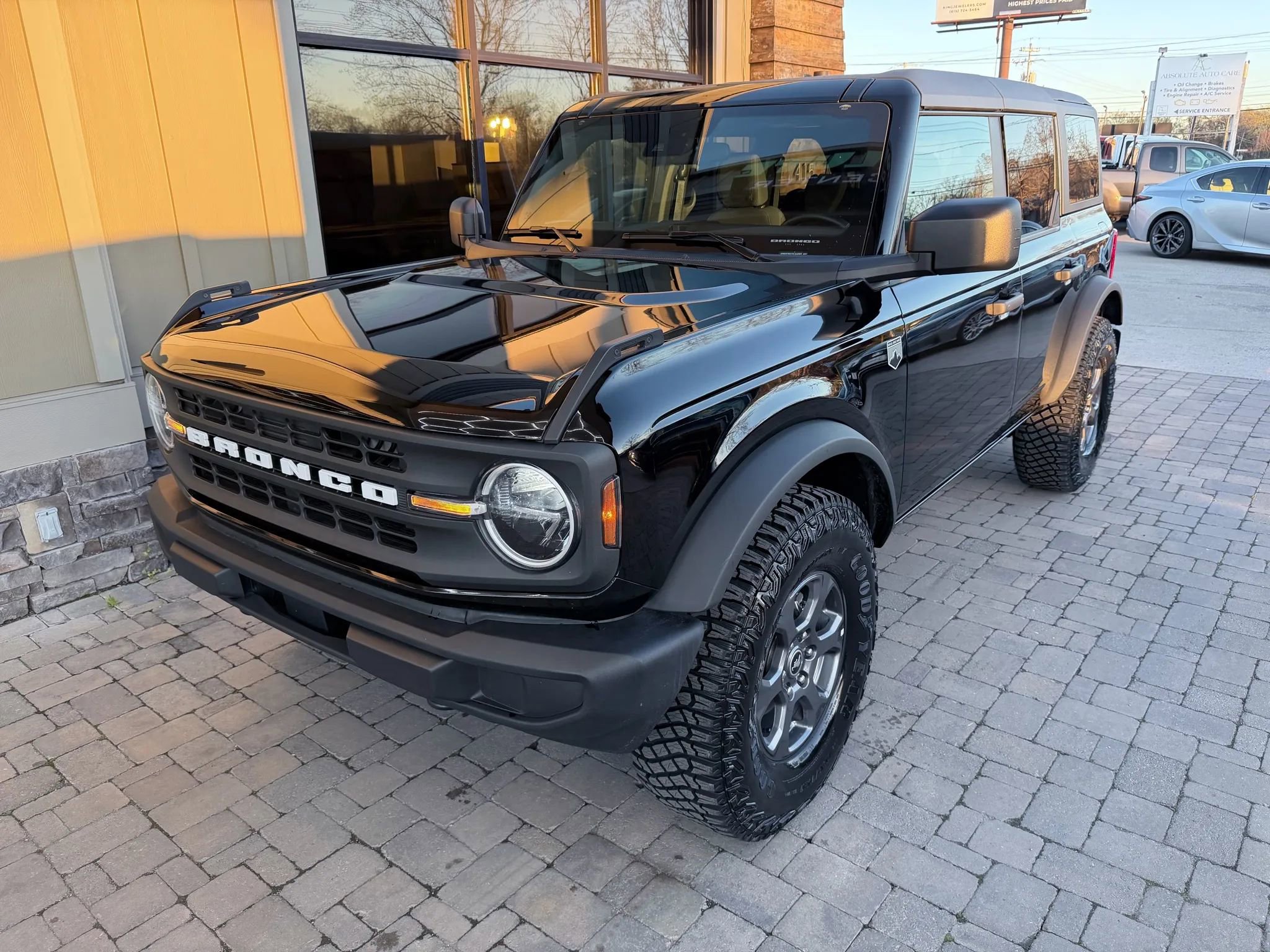 Used 2025 Ford Bronco Big Bend image 2