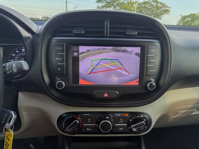 Used 2022 Kia Soul LX FWD image 23