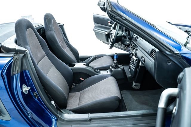 Used 2001 Toyota MR2 RWD image 26