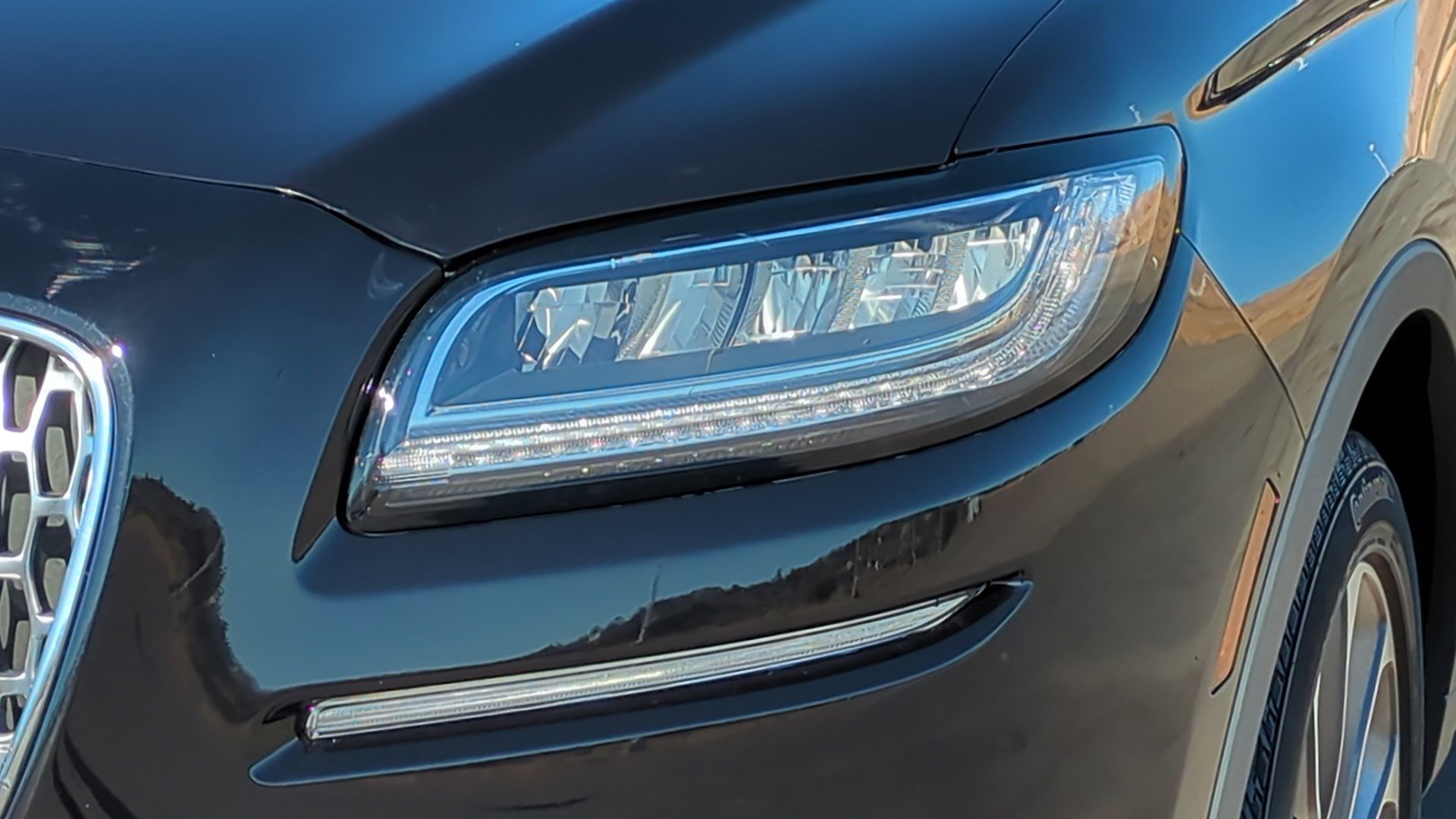 Used 2022 Lincoln Nautilus Reserve image 10