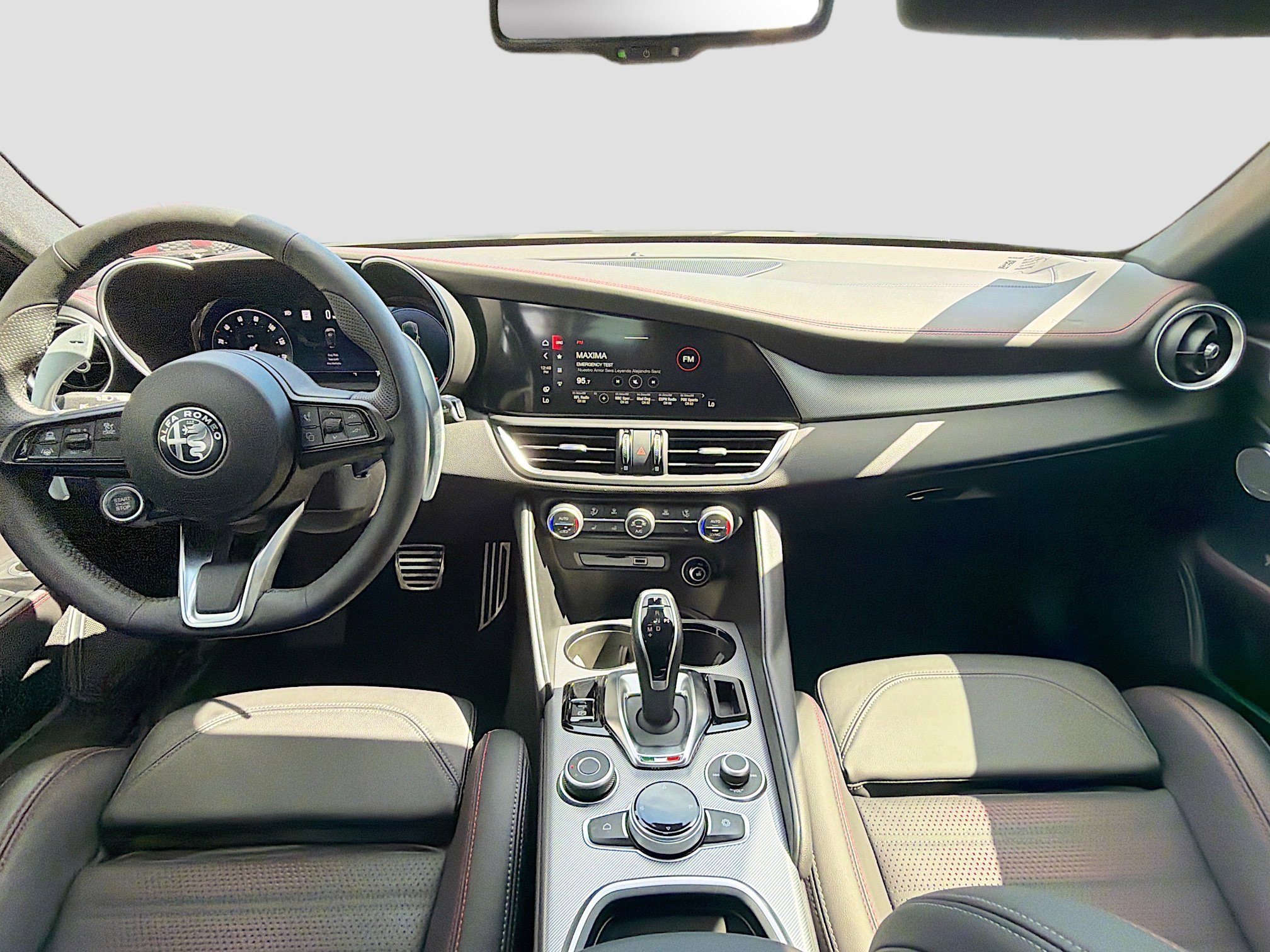 Used 2025 Alfa Romeo Giulia AWD w/ Driving Assist Package image 15