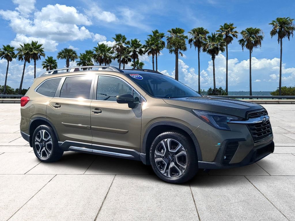 Used 2023 Subaru Ascent Limited image 2