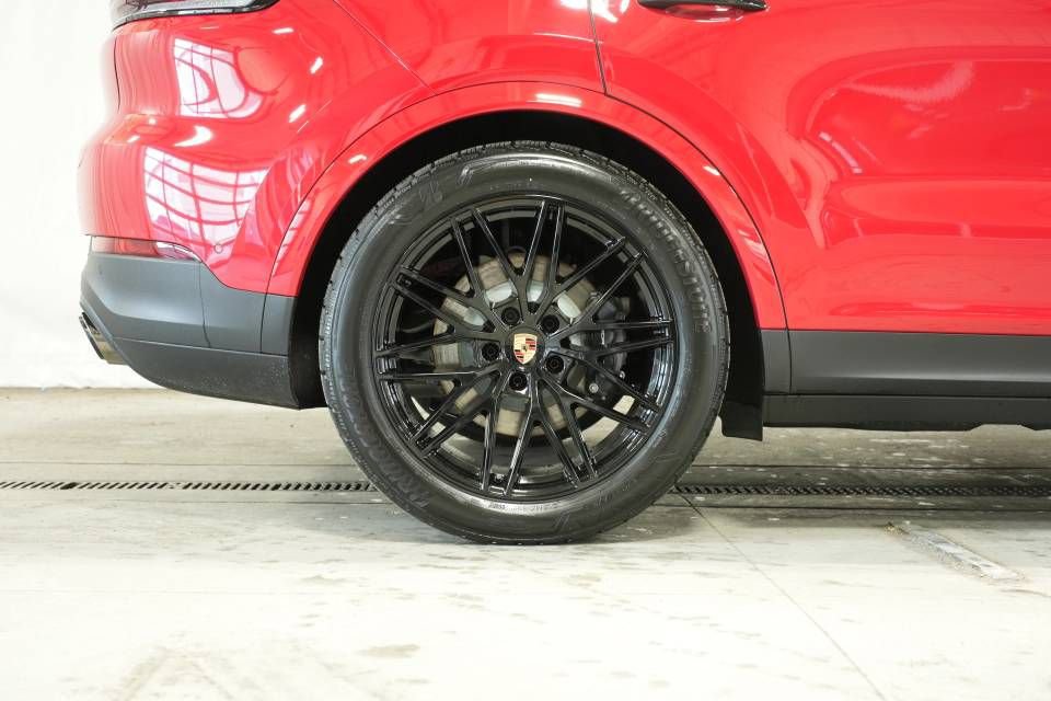 New 2026 Porsche Cayenne Coupe AWD/4WD image 41