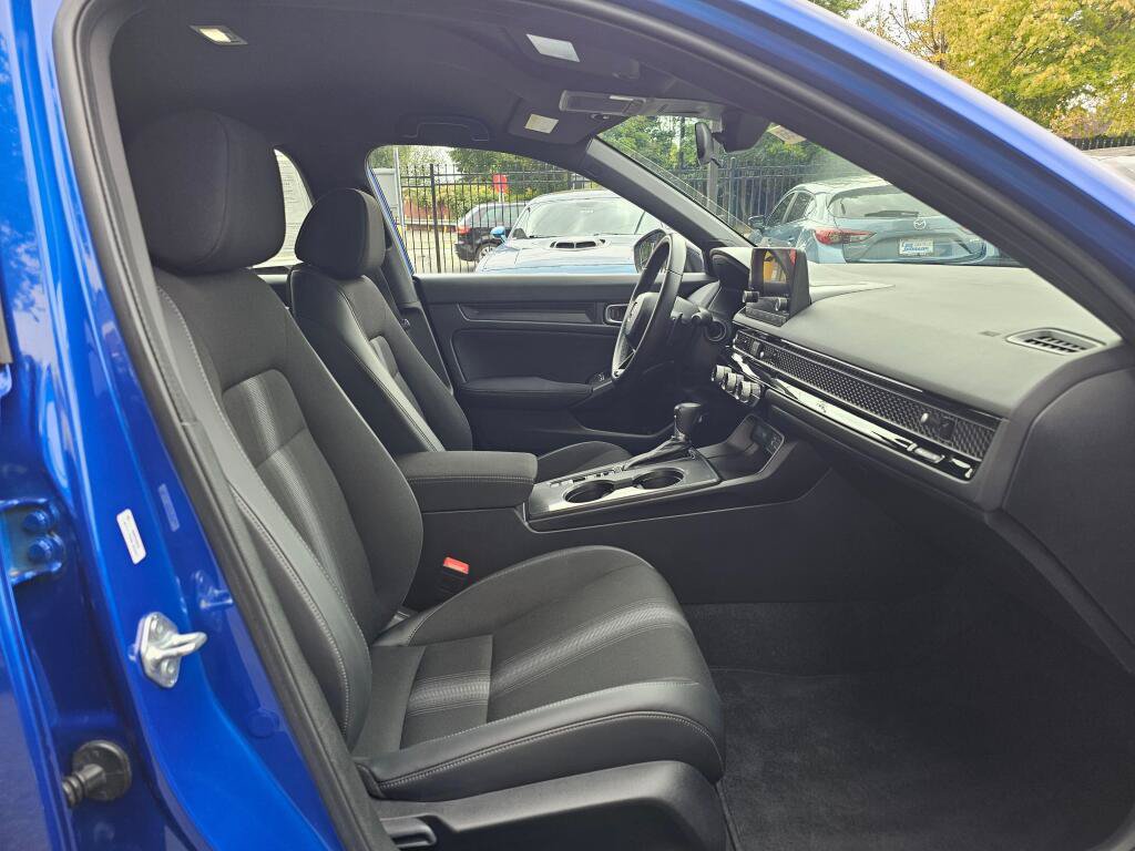 Used 2023 Honda Civic Sport image 11