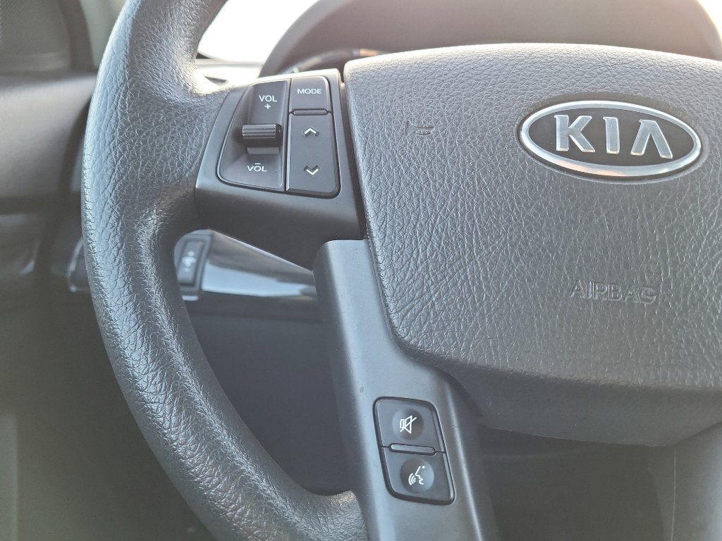 Used 2013 Kia Sorento LX image 18
