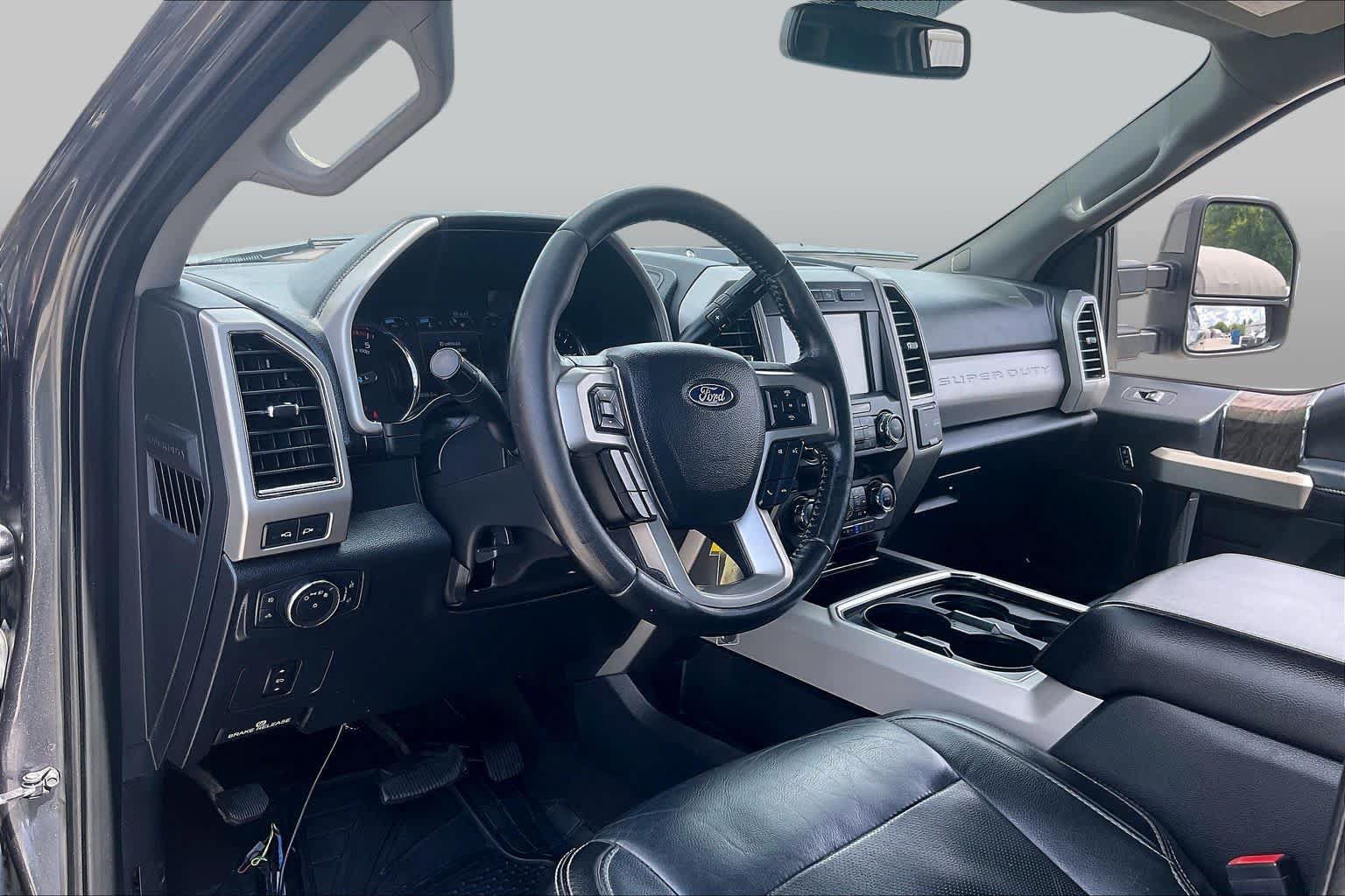 Used 2019 Ford F250 Lariat w/ Lariat Value Package AWD/4WD image 16