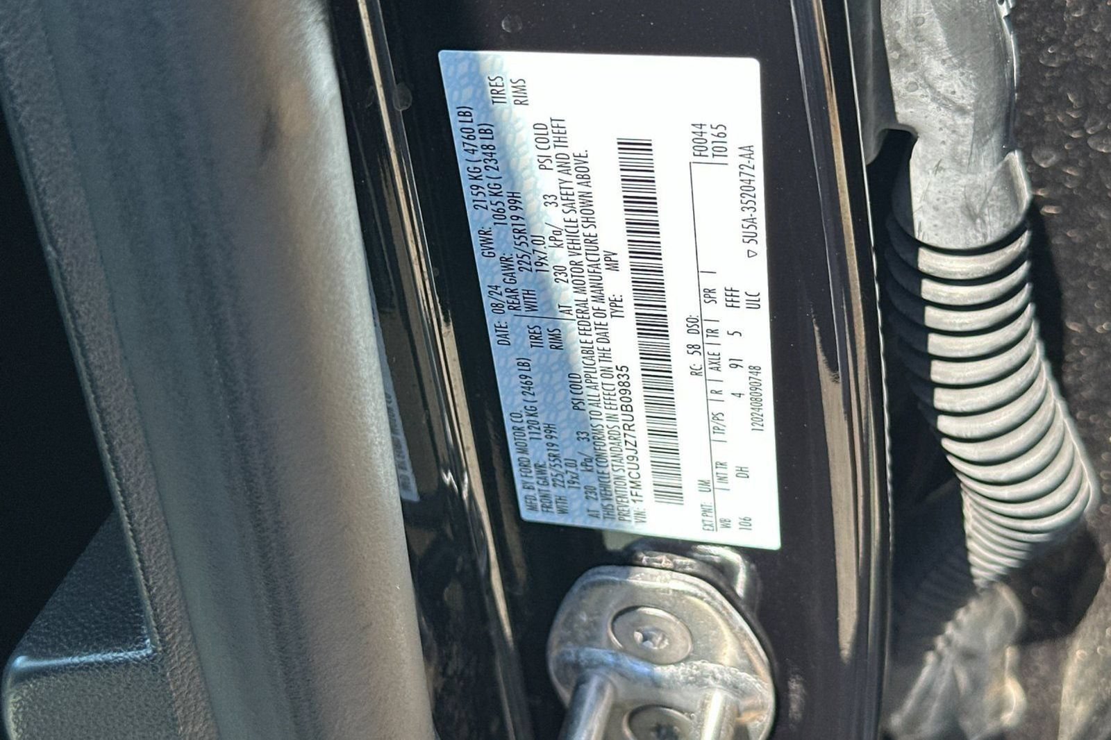 Used 2024 Ford Escape Platinum w/ Premium Technology Package AWD/4WD image 42