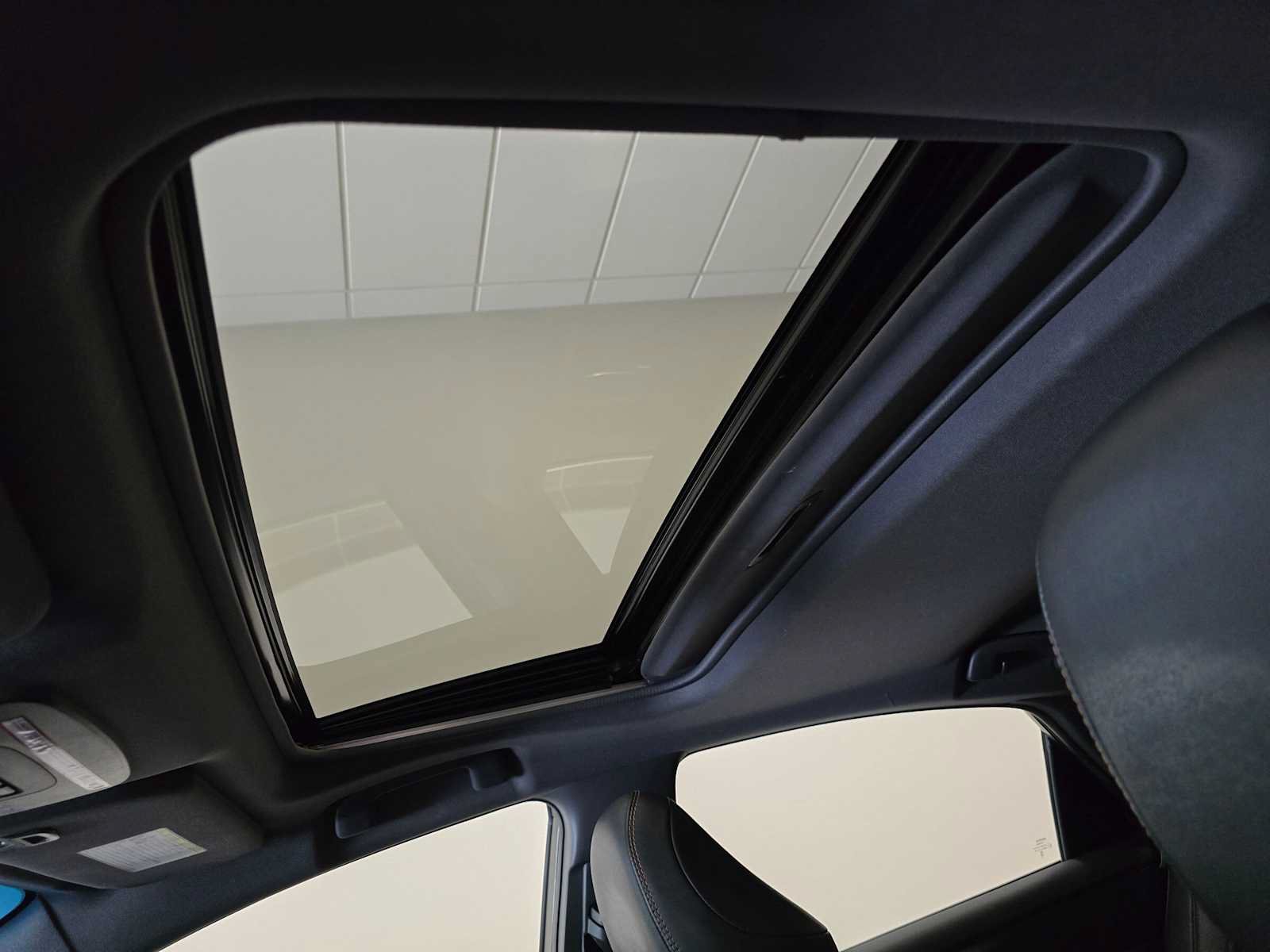 Certified 2020 Toyota Avalon XSE w/ All Weather Liner Package FWD image 21