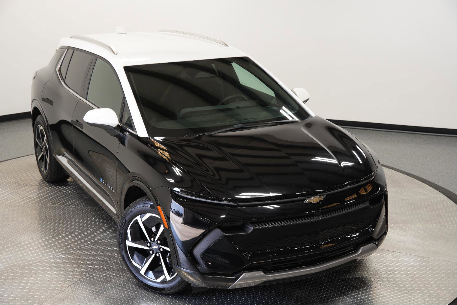 Used 2025 Chevrolet Equinox EV LT w/ Convenience Package image 37