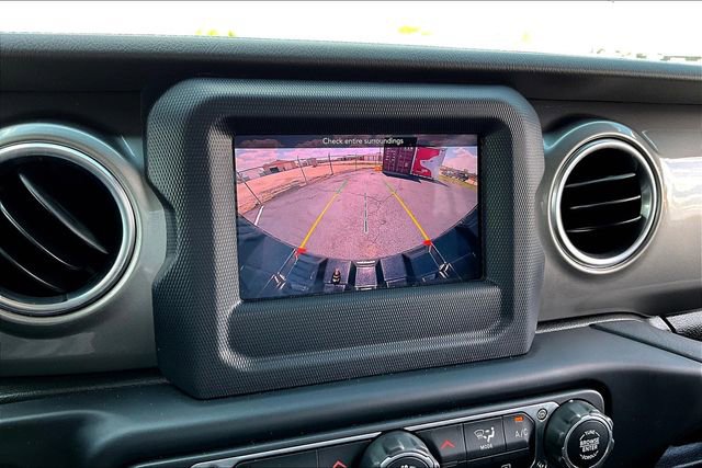 Used 2020 Jeep Wrangler Unlimited Sahara AWD/4WD image 14