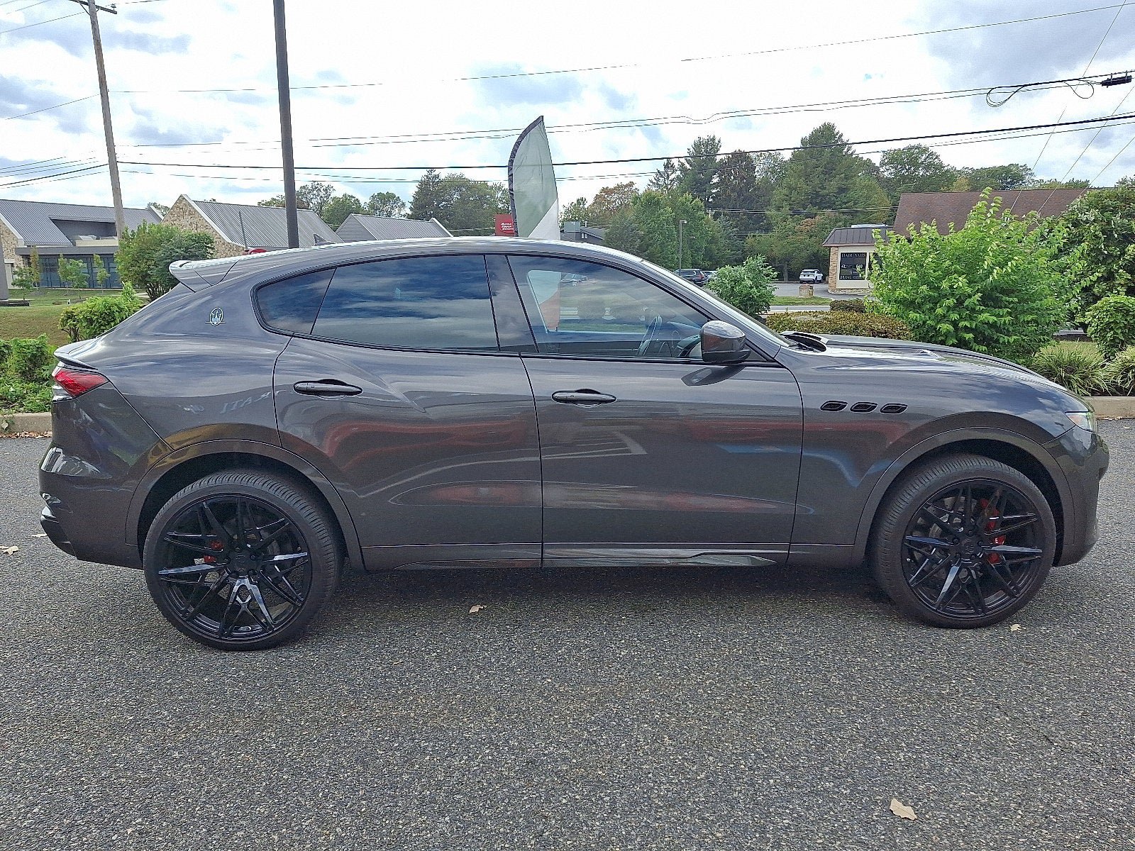 Used 2019 Maserati Levante Trofeo AWD/4WD image 7