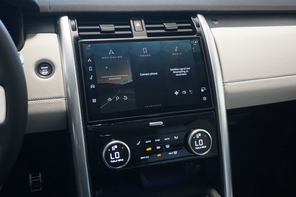 New 2025 Land Rover Discovery Dynamic SE image 15