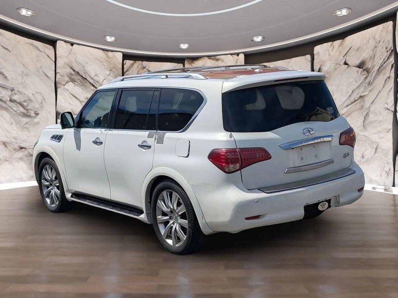 Used 2012 INFINITI QX56 4WD w/ Deluxe Touring Pkg image 8