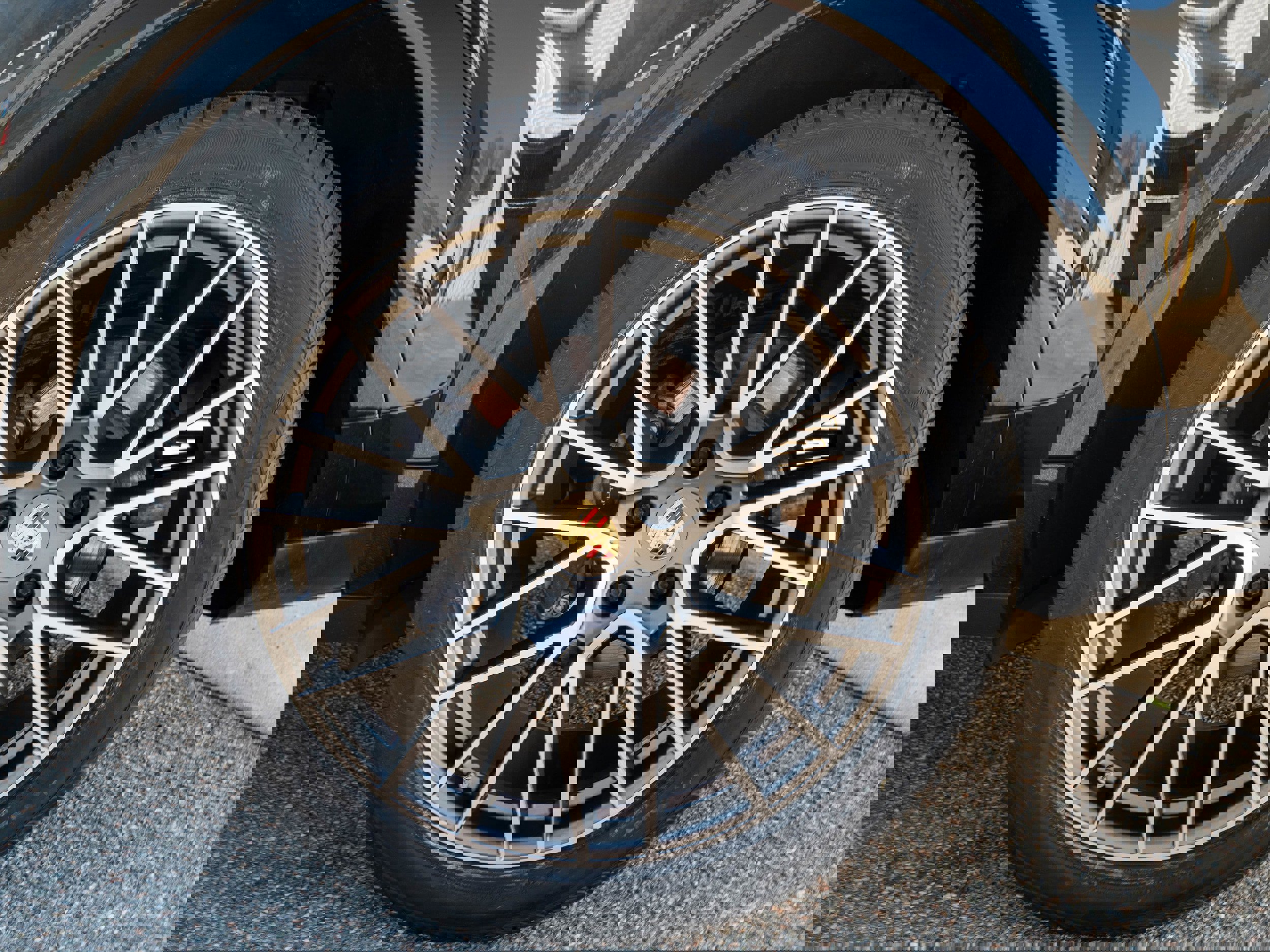 Certified 2023 Porsche Cayenne Platinum Edition image 16