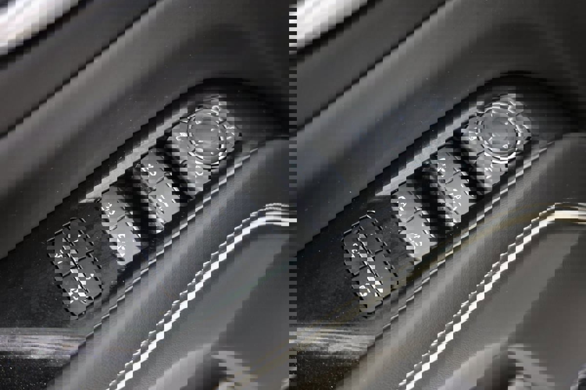 Used 2022 Cadillac Escalade ESV Sport Platinum w/ Heavy-Duty Trailer Package image 27