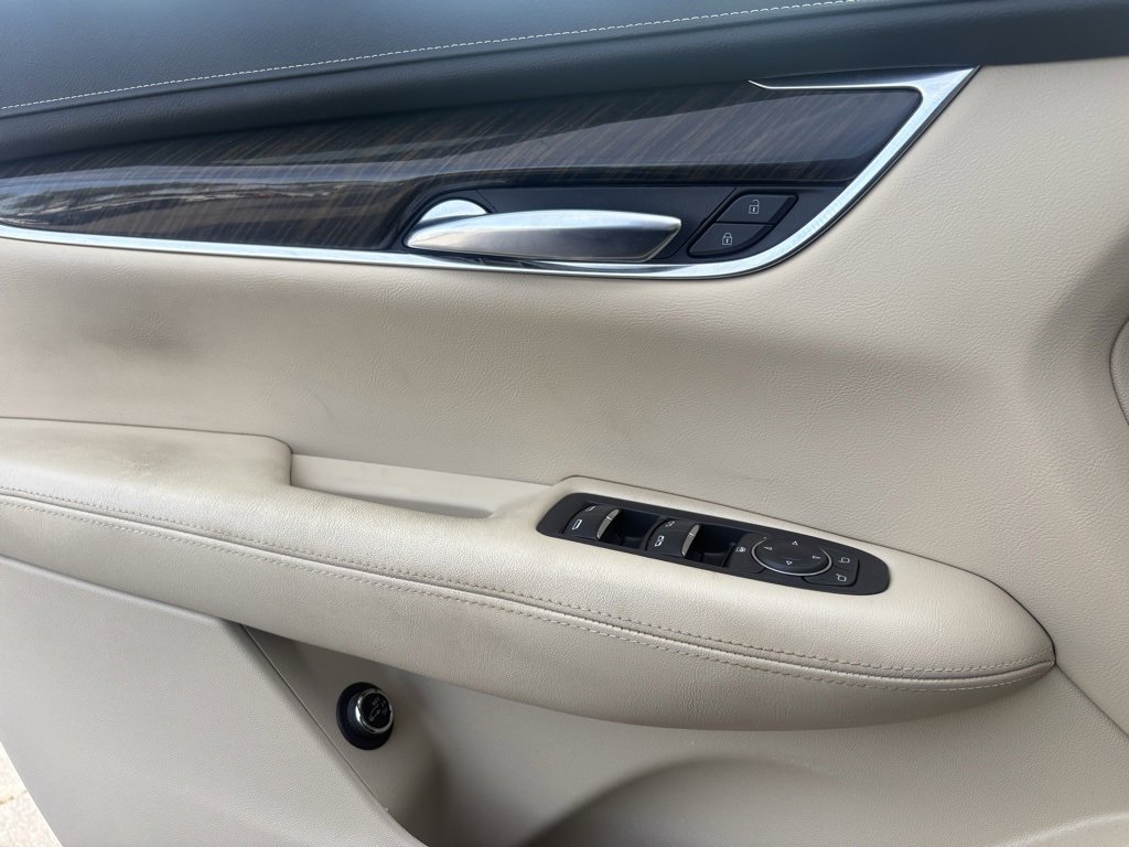 Used 2019 Cadillac XT5 FWD image 23