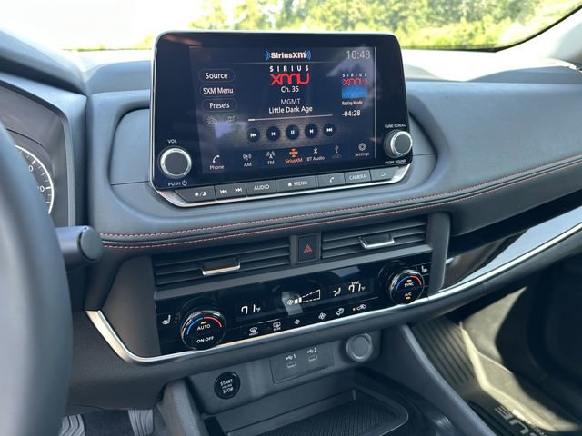 Certified 2025 Nissan Rogue SV image 30