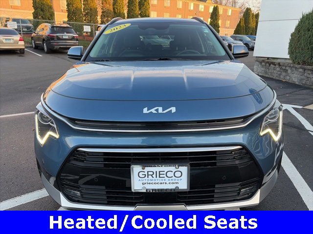 Used 2023 Kia Niro SX image 2