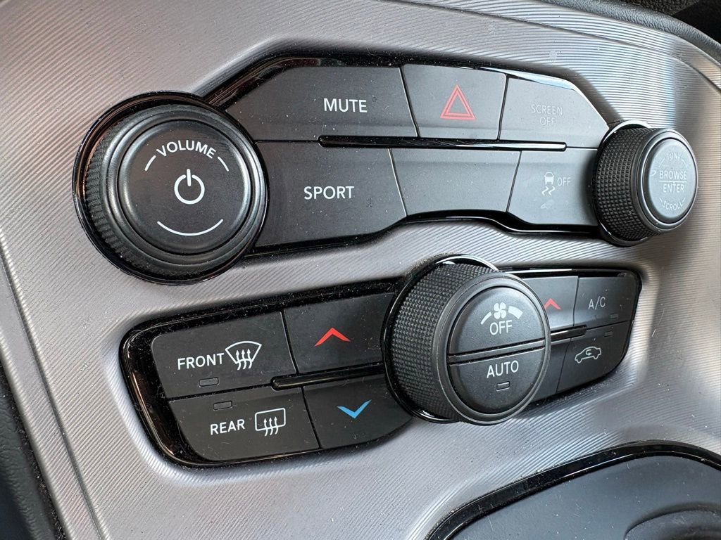 Used 2023 Dodge Challenger SXT w/ Blacktop Package image 32