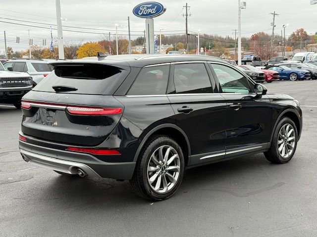 Used 2022 Lincoln Corsair AWD w/ Premium Package image 3