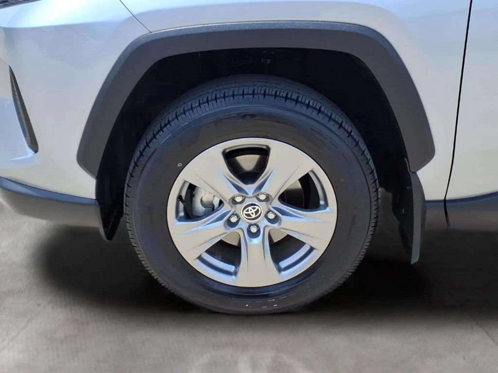 Used 2025 Toyota RAV4 LE AWD/4WD image 21