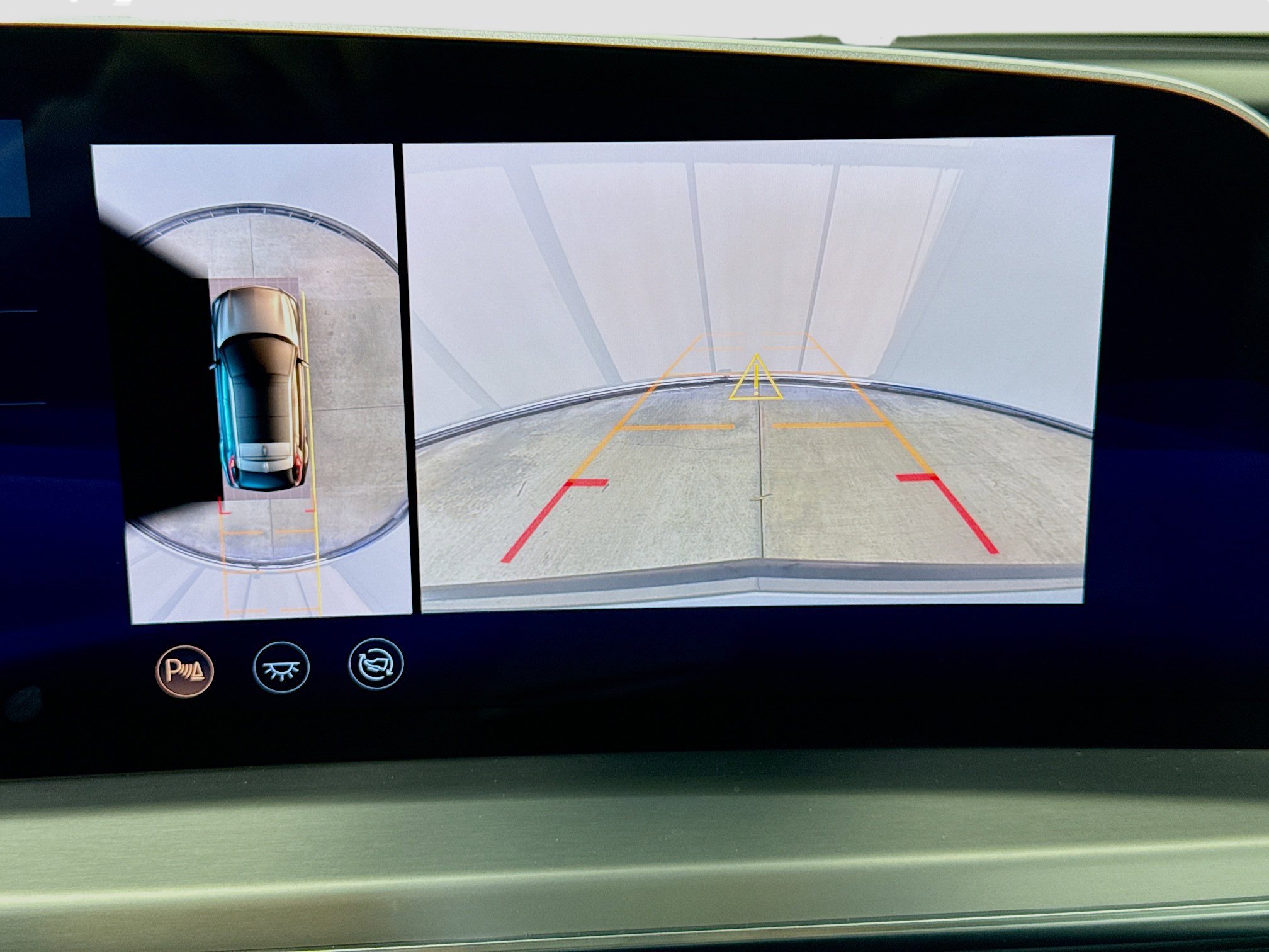 Used 2025 Cadillac Lyriq Sport image 14