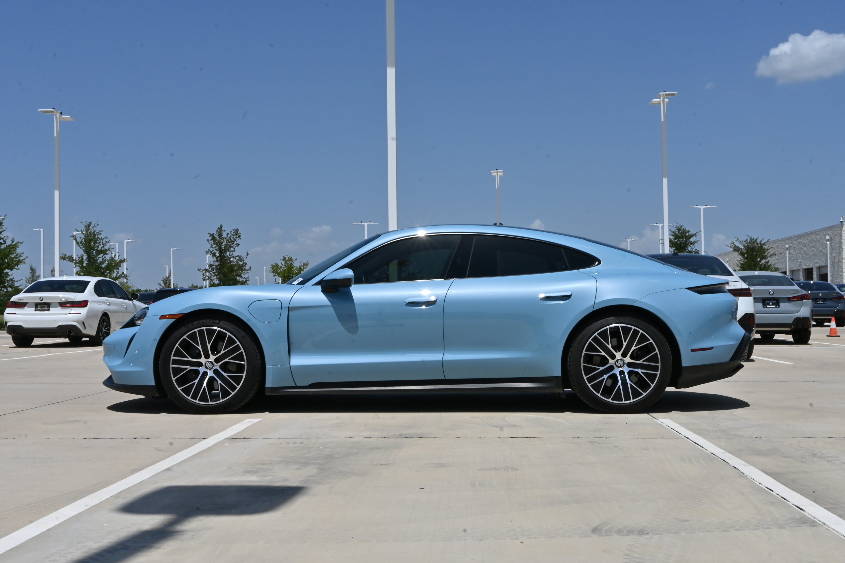 Used 2022 Porsche Taycan RWD image 6