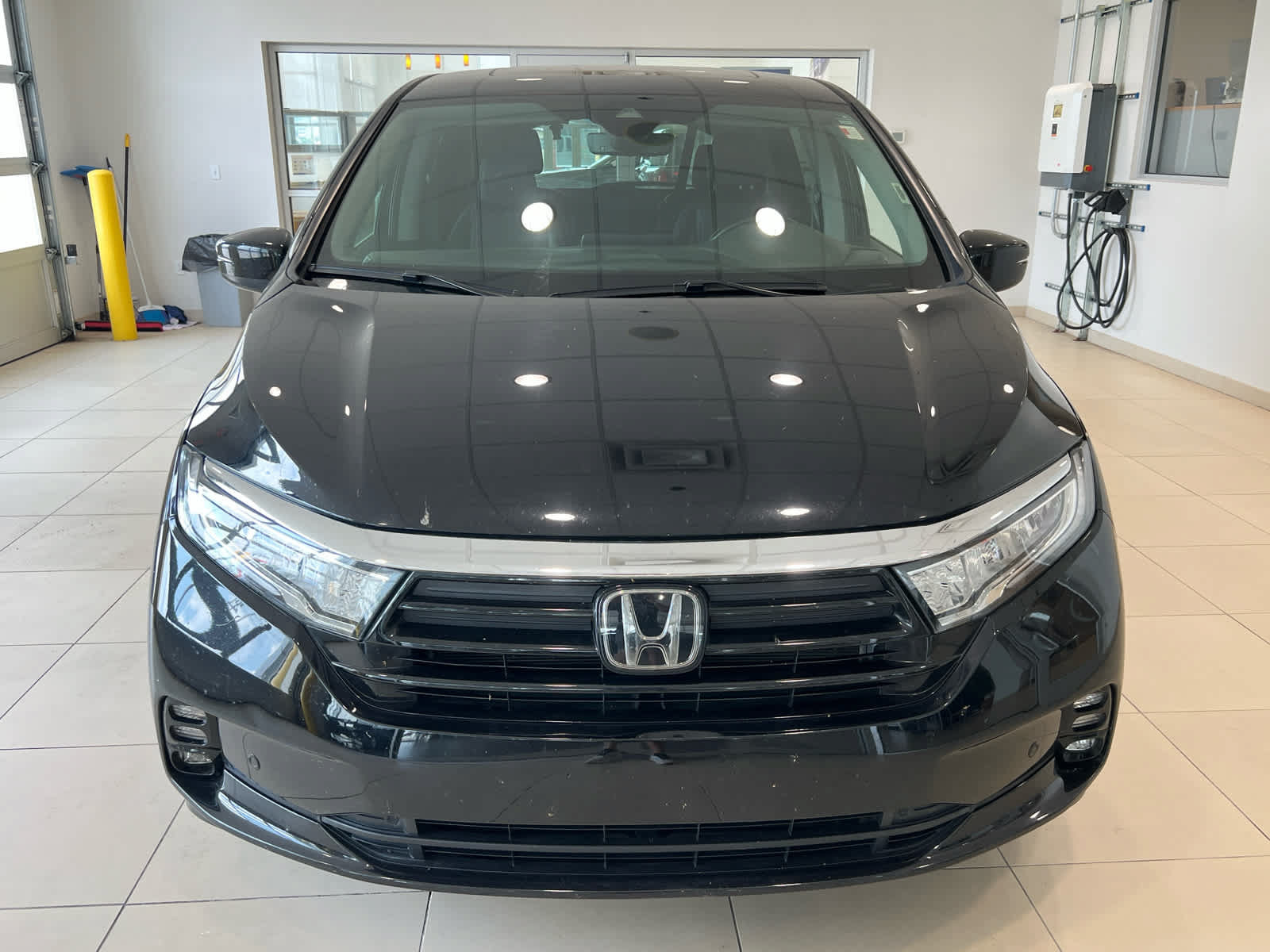 Certified 2022 Honda Odyssey Touring image 4