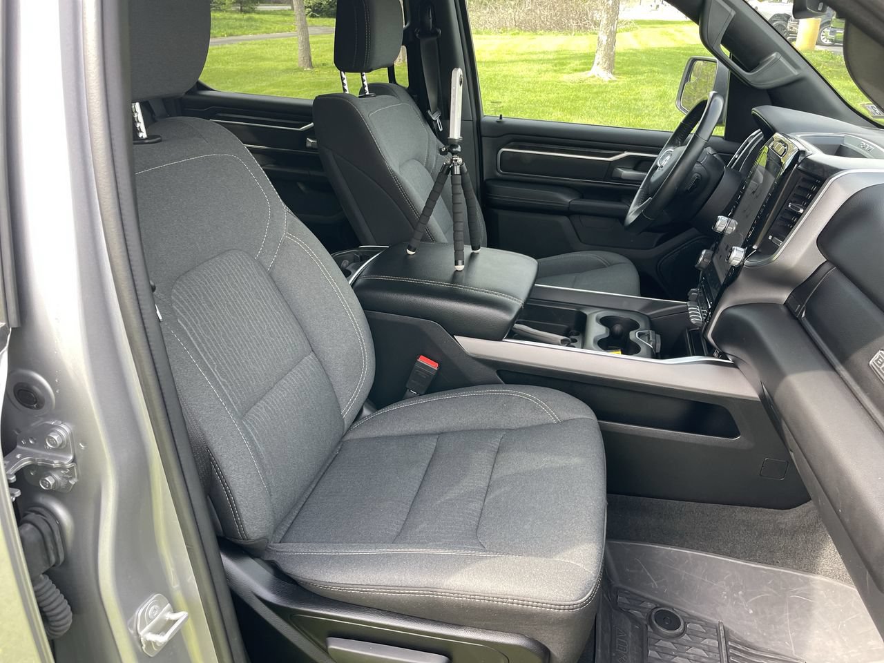 Used 2024 RAM 1500 Big Horn AWD/4WD image 25
