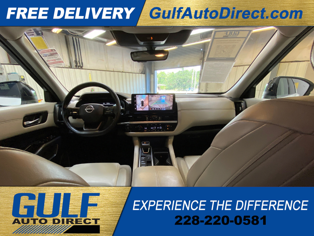 Used 2026 Nissan Pathfinder SL FWD image 2