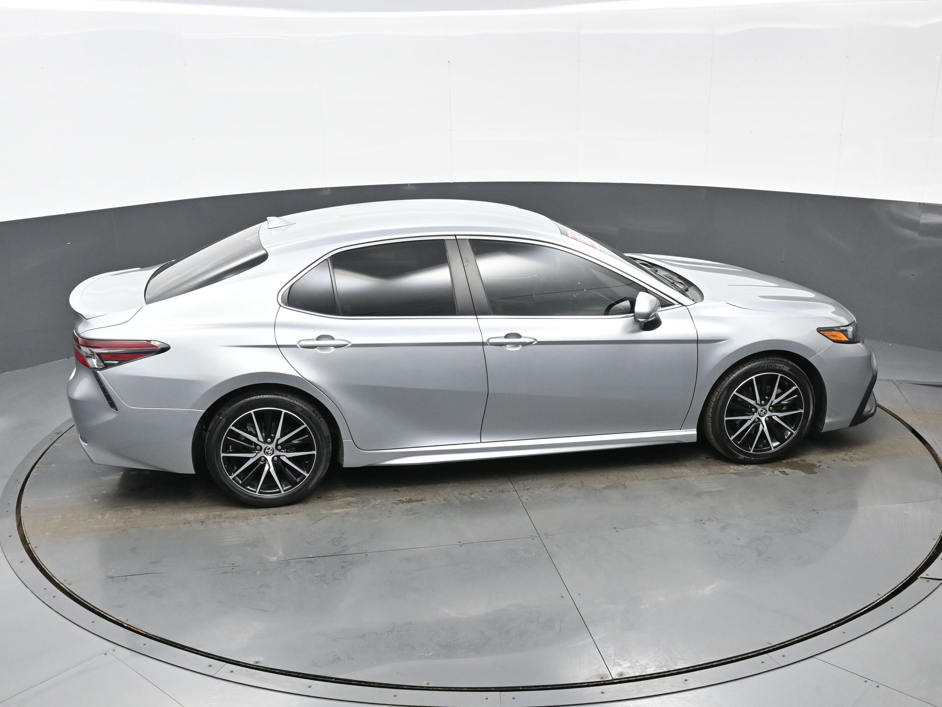 Used 2023 Toyota Camry SE image 40