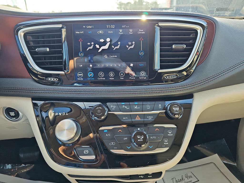 Used 2020 Chrysler Pacifica Limited image 29