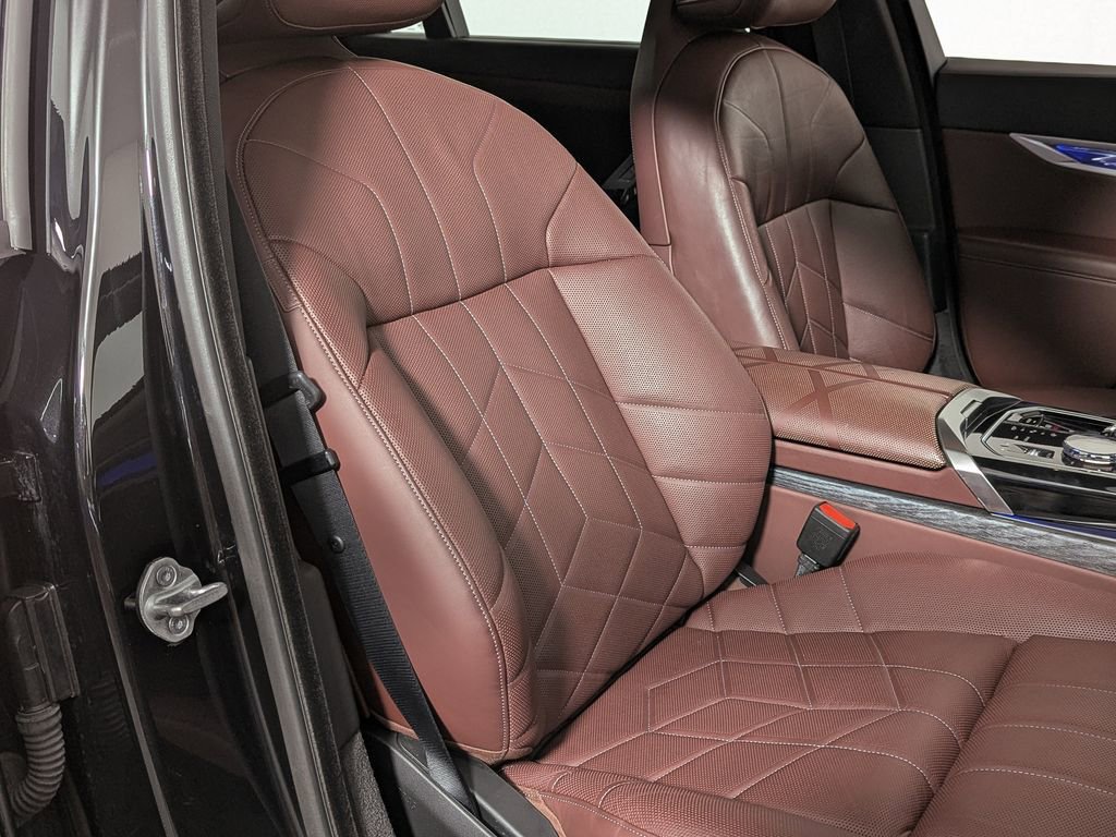 Certified 2023 BMW 740i w/ Executive Package RWD image 31