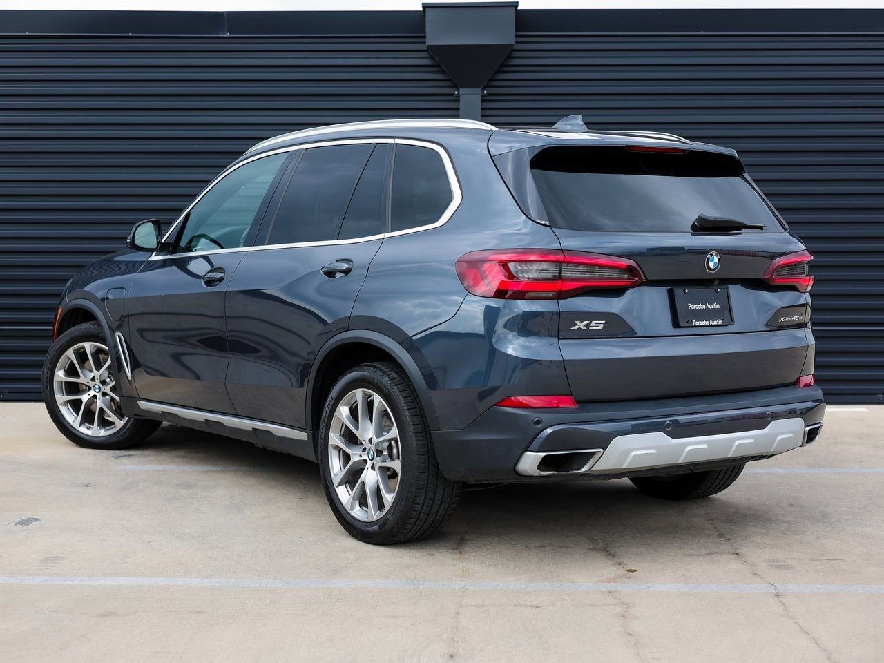 Used 2021 BMW X5 xDrive45e w/ Premium Package 2 image 3