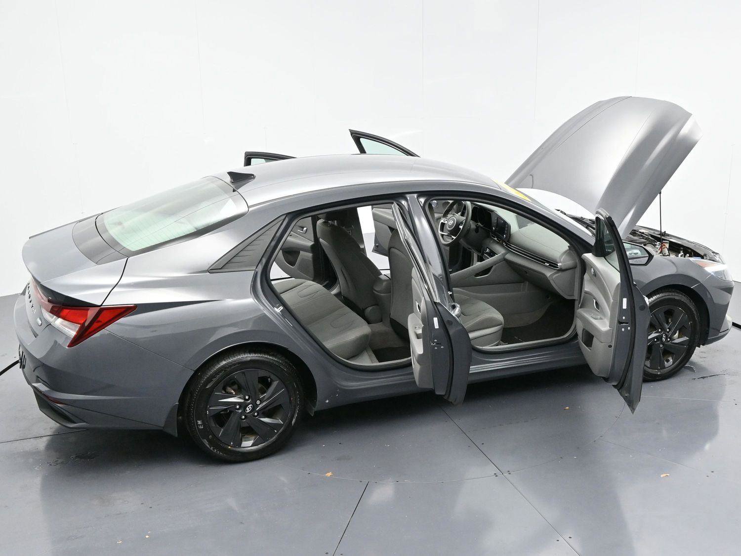 Used 2023 Hyundai Elantra SEL image 36