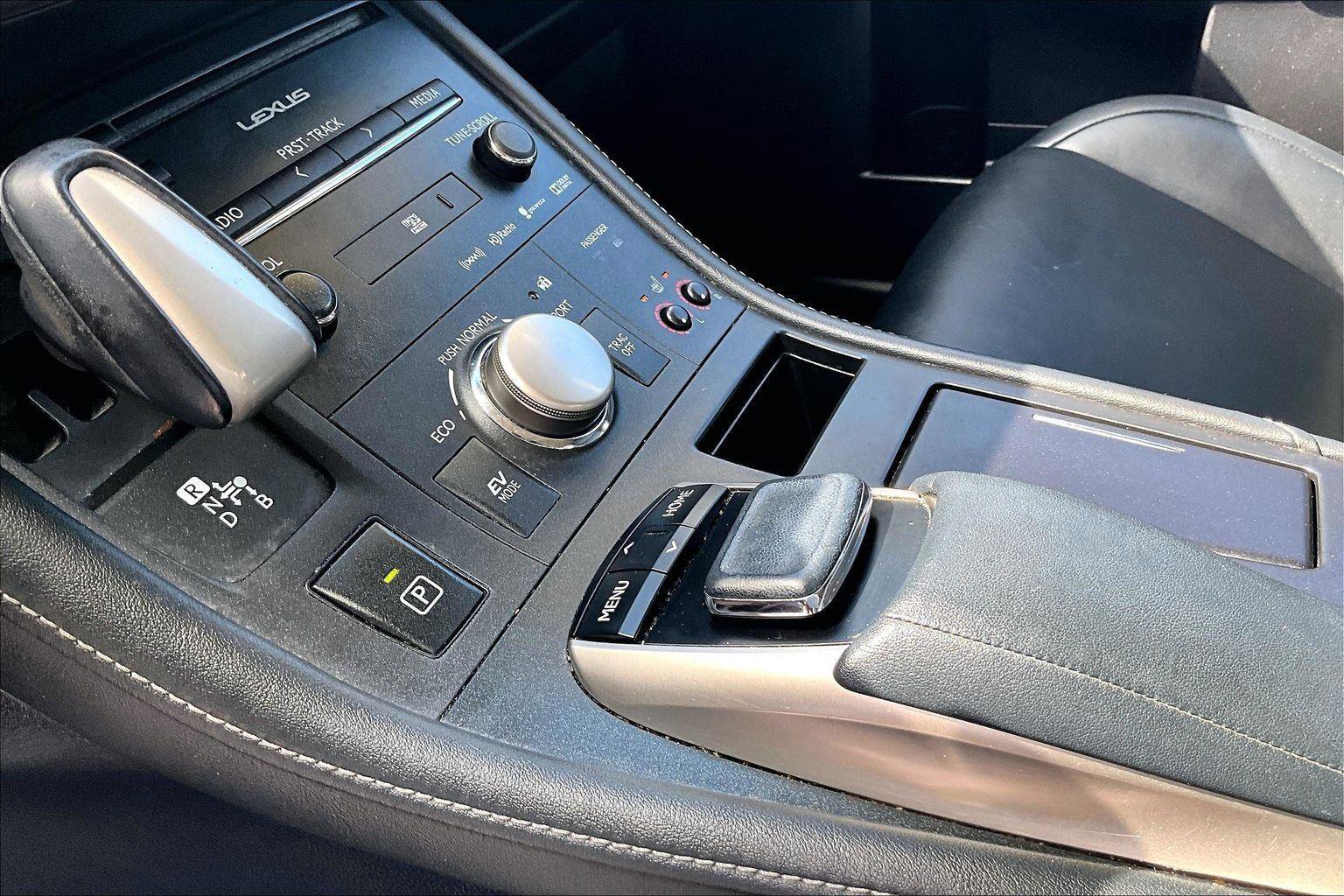 Used 2015 Lexus CT 200h w/ Navigation Package FWD image 17