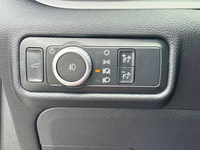 Used 2022 Ford Explorer XLT w/ Equipment Group 202A RWD image 22