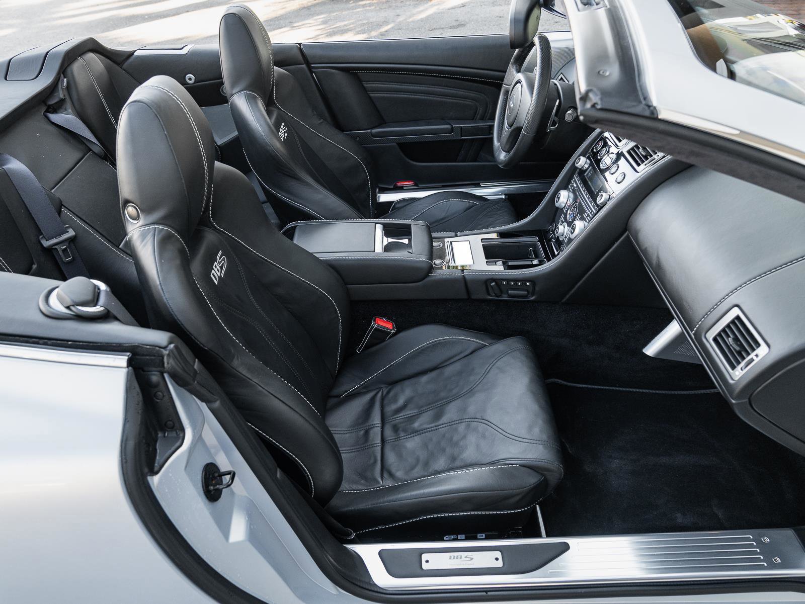 Used 2010 Aston Martin DBS Volante image 26