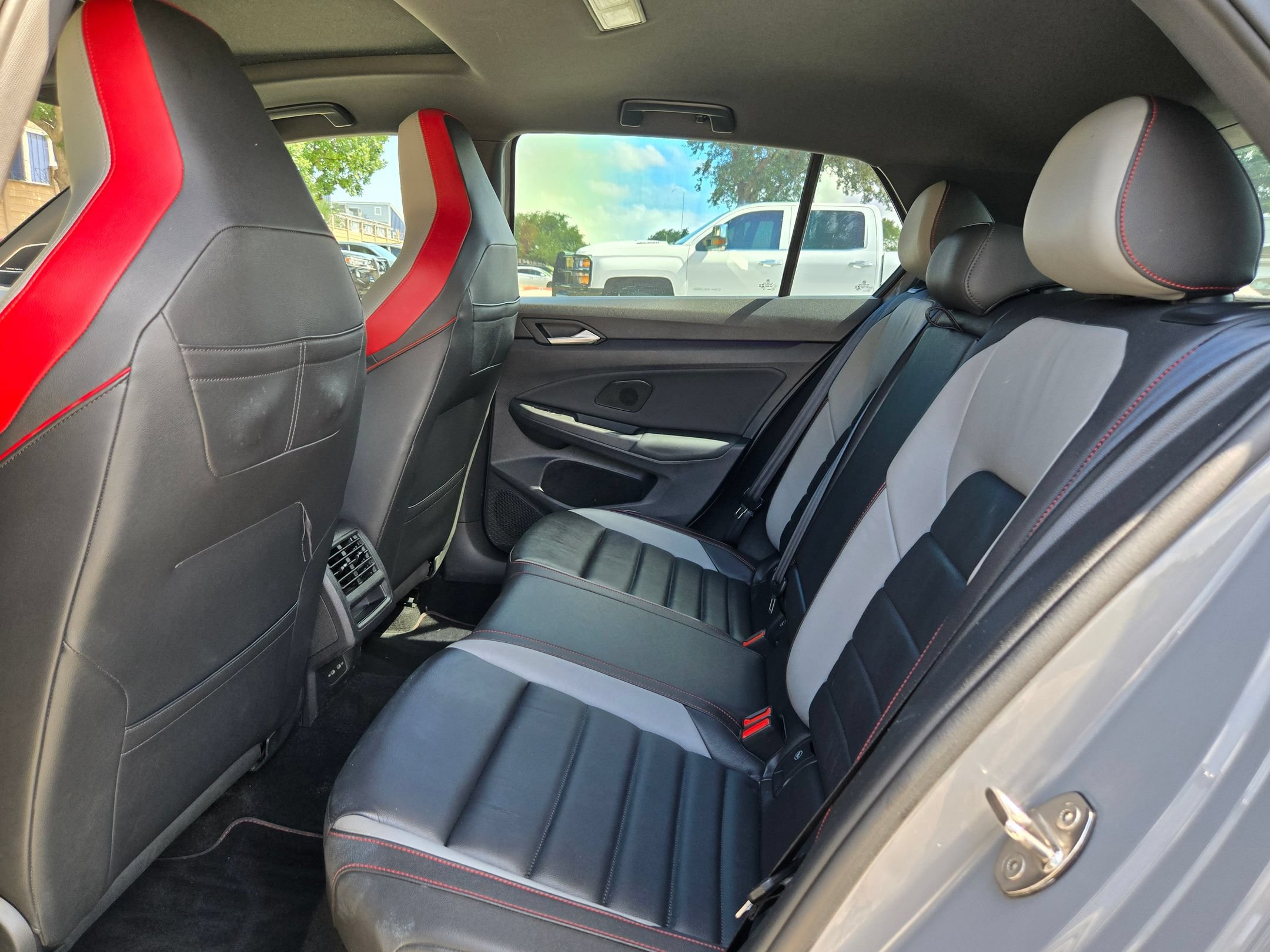 Used 2022 Volkswagen GTI SE FWD image 12
