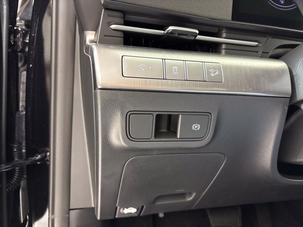 New 2027 Hyundai Kona SE FWD image 36