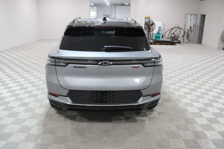 New 2026 Chevrolet Equinox EV RS image 9