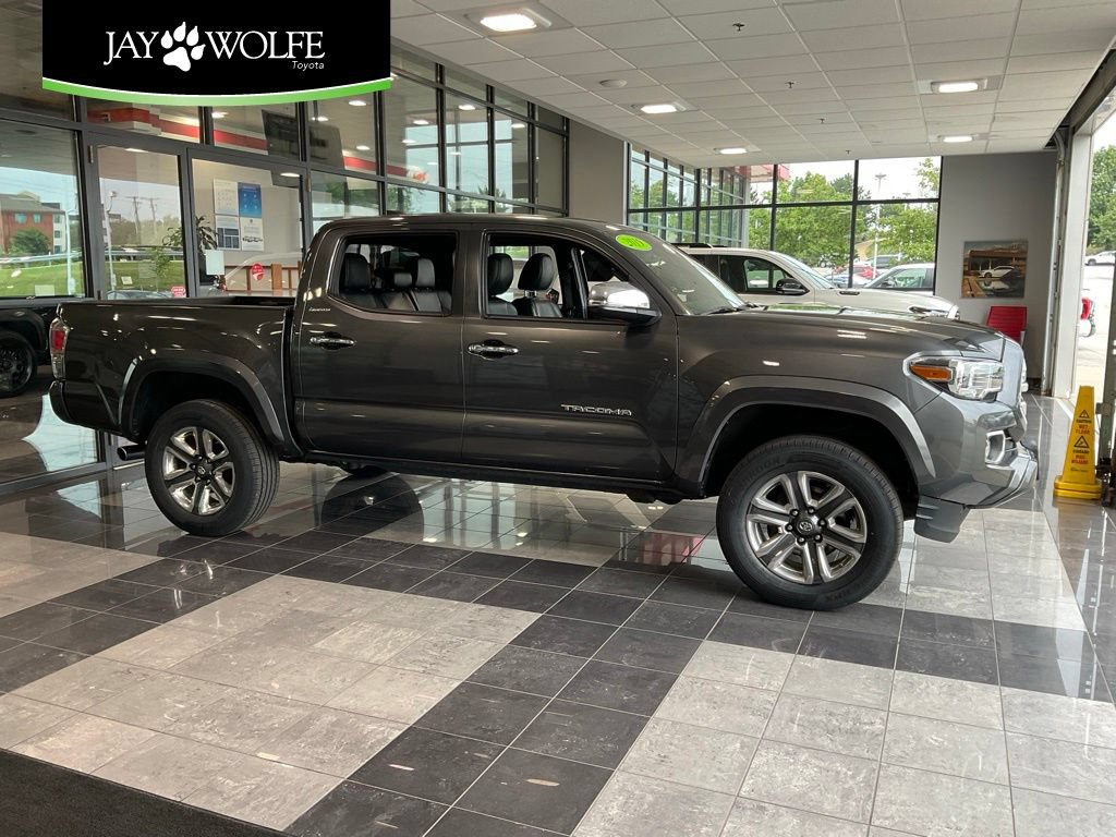 Used 2019 Toyota Tacoma Limited AWD/4WD image 1
