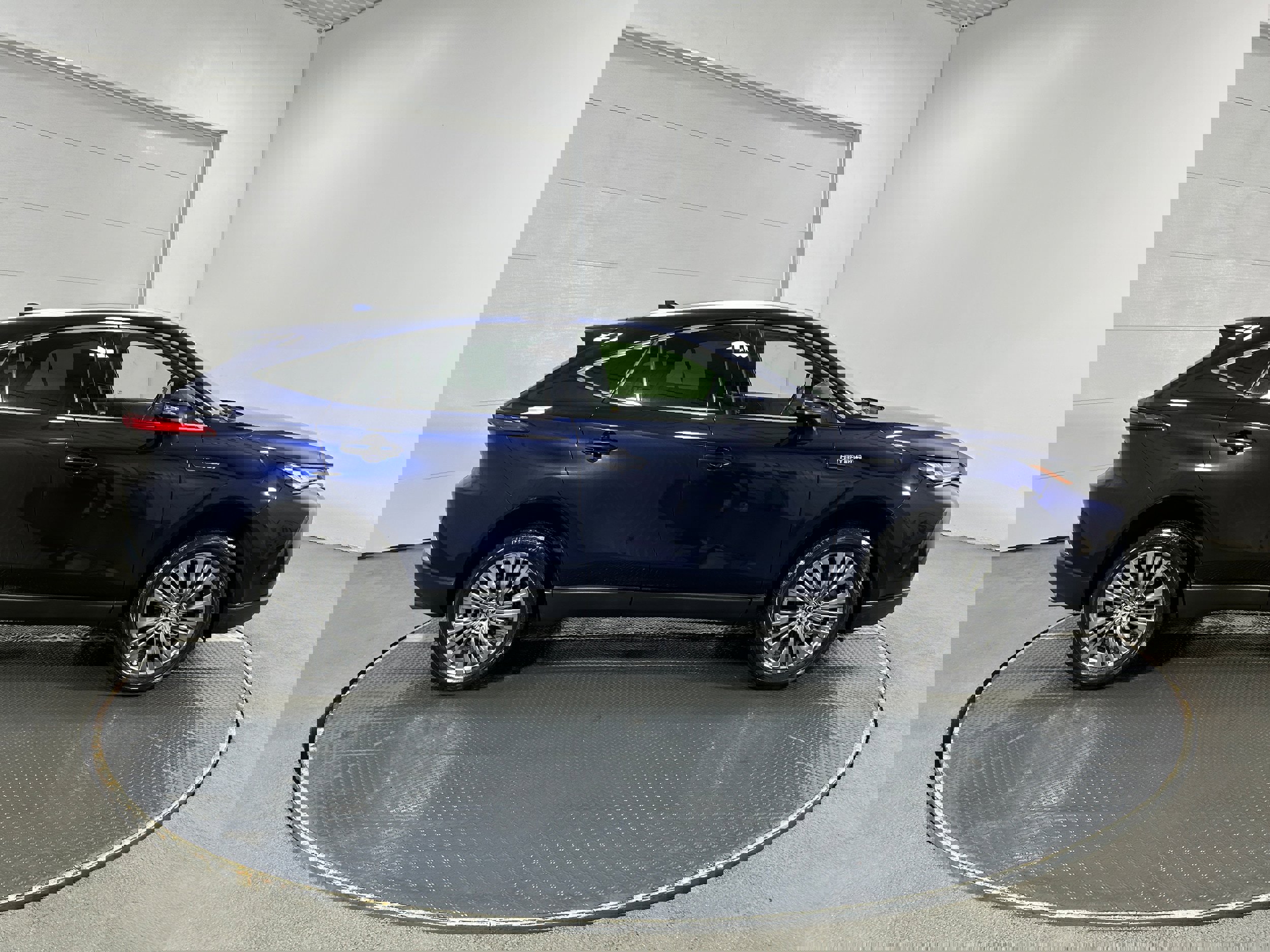 Used 2021 Toyota Venza Limited image 31