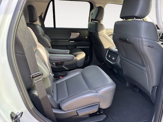 Certified 2025 Ford Expedition Active image 13