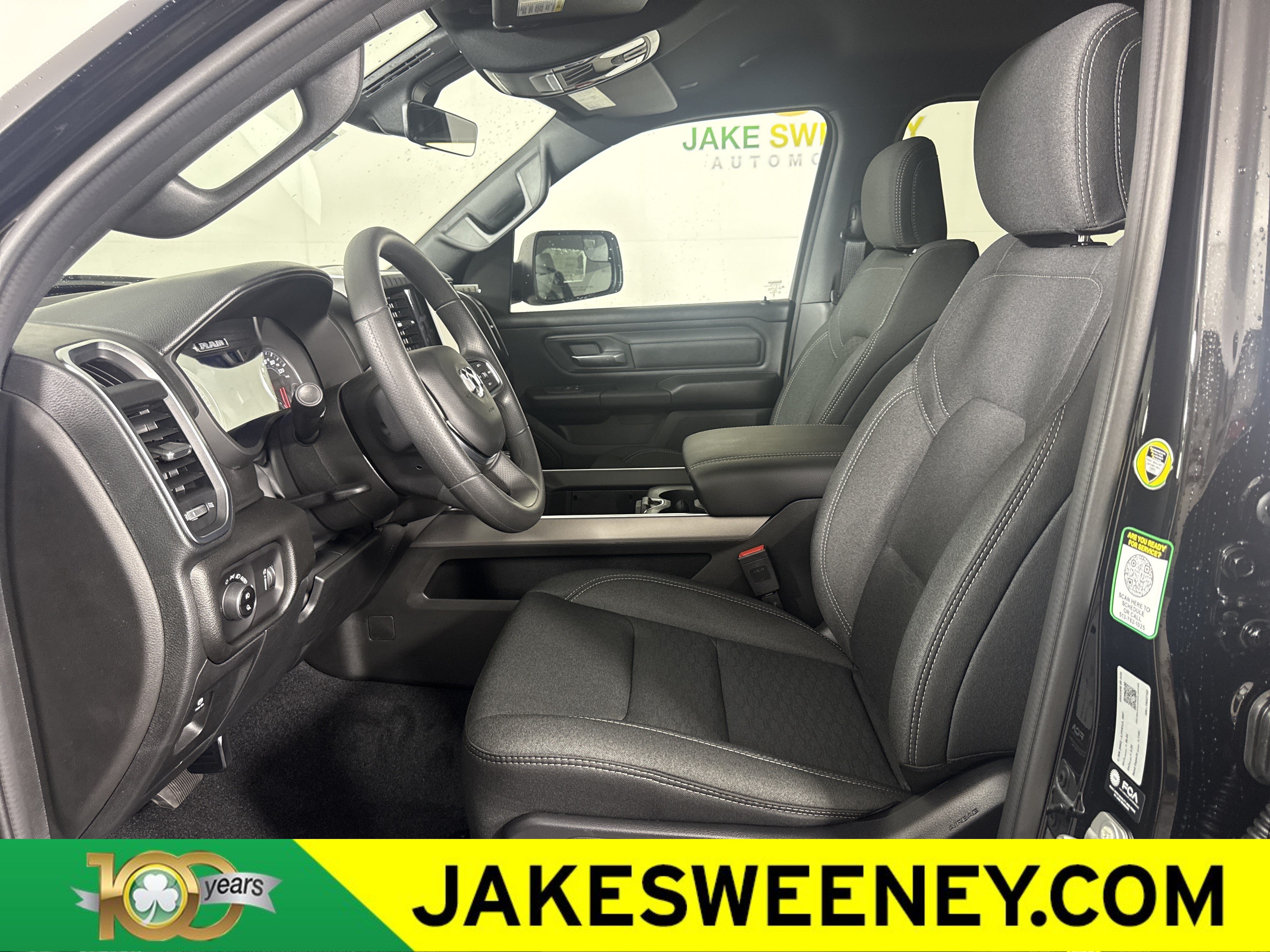 New 2026 RAM 1500 Express AWD/4WD image 12